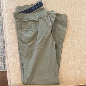 Vineyard Vines Men's Olive Chinos